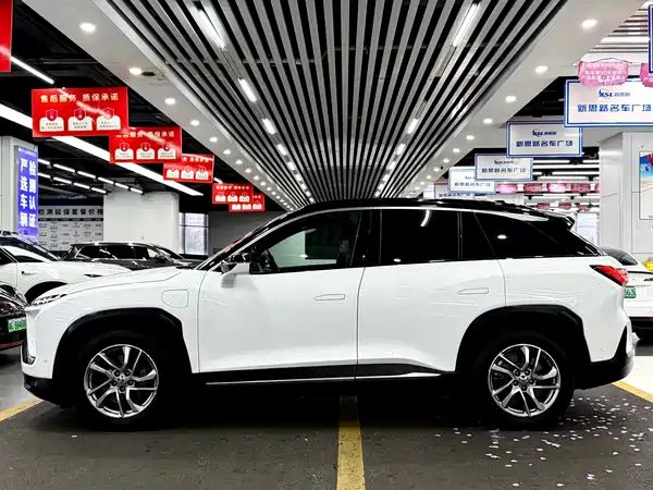 NIO ES6 2020