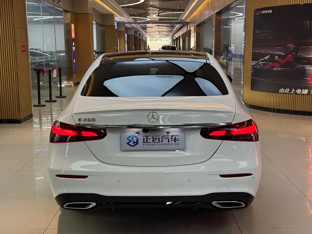 Mercedes-Benz E-Class 2022