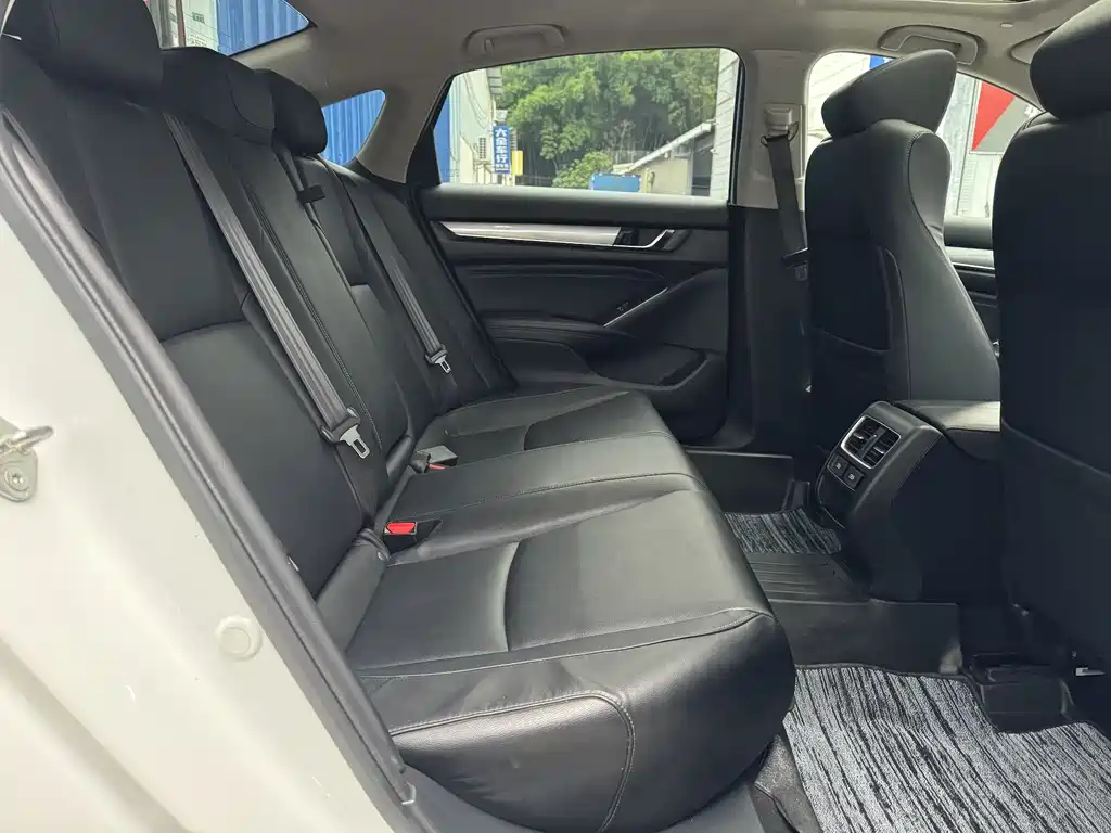 Honda Accord 2022 — фото 12