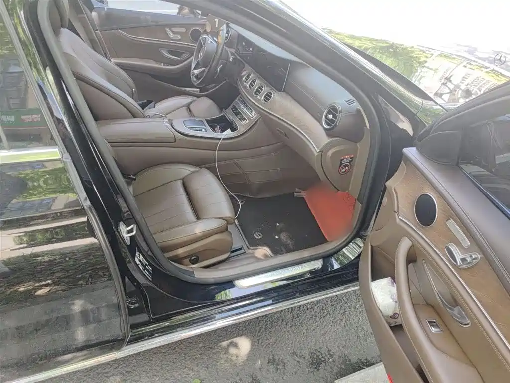 Mercedes-Benz E-Class 2022 — фото 20
