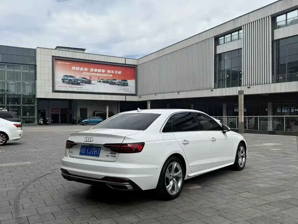 Audi A4L 2021 — фото 10