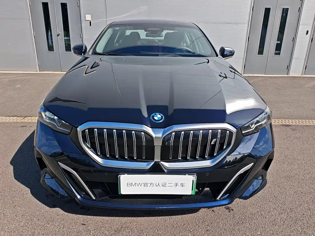 BMW i5 2025 — фото 2