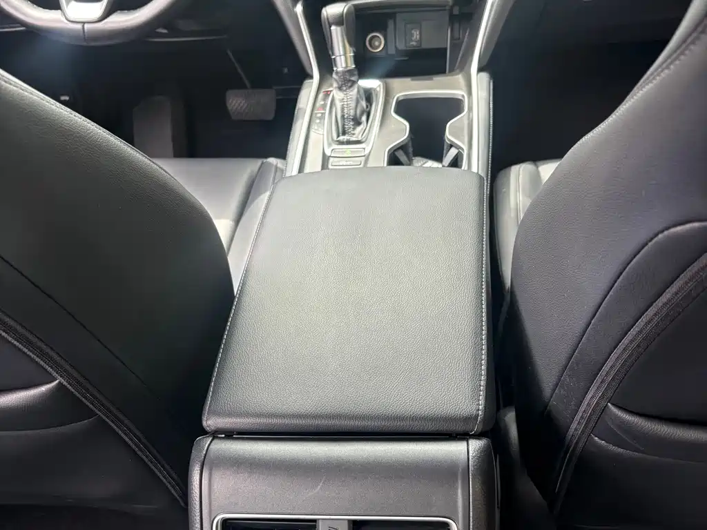 Honda Accord 2021 — фото 9