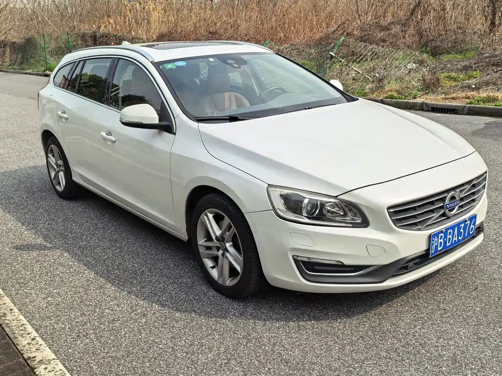 Volvo V60 2016 — фото 3