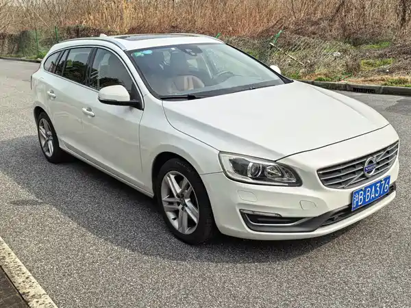 Volvo V60 2015