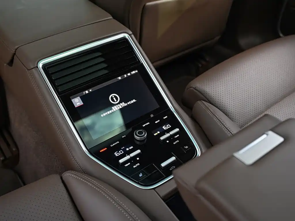 Porsche Panamera 2023 — фото 17