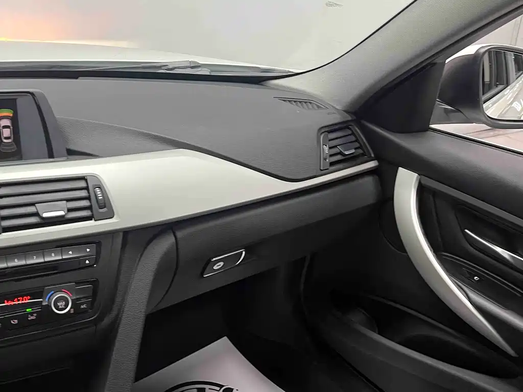 BMW 3 Series 2015 — фото 24