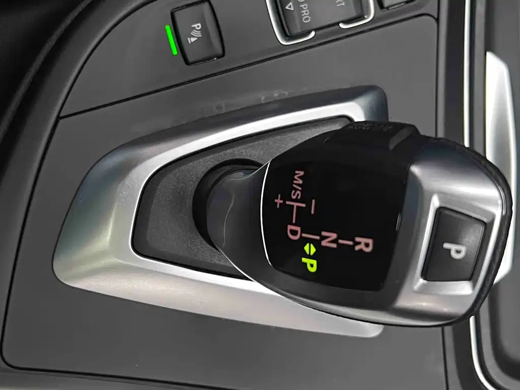 BMW 3 Series 2015 — фото 28