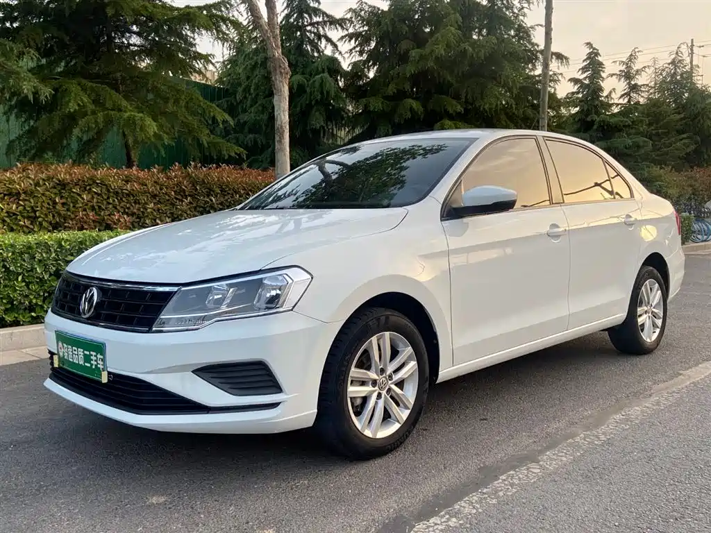 Volkswagen Jetta 2019 — фото 1