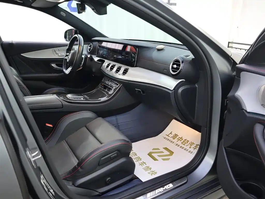 Mercedes-Benz E-Class AMG 2022 — фото 18
