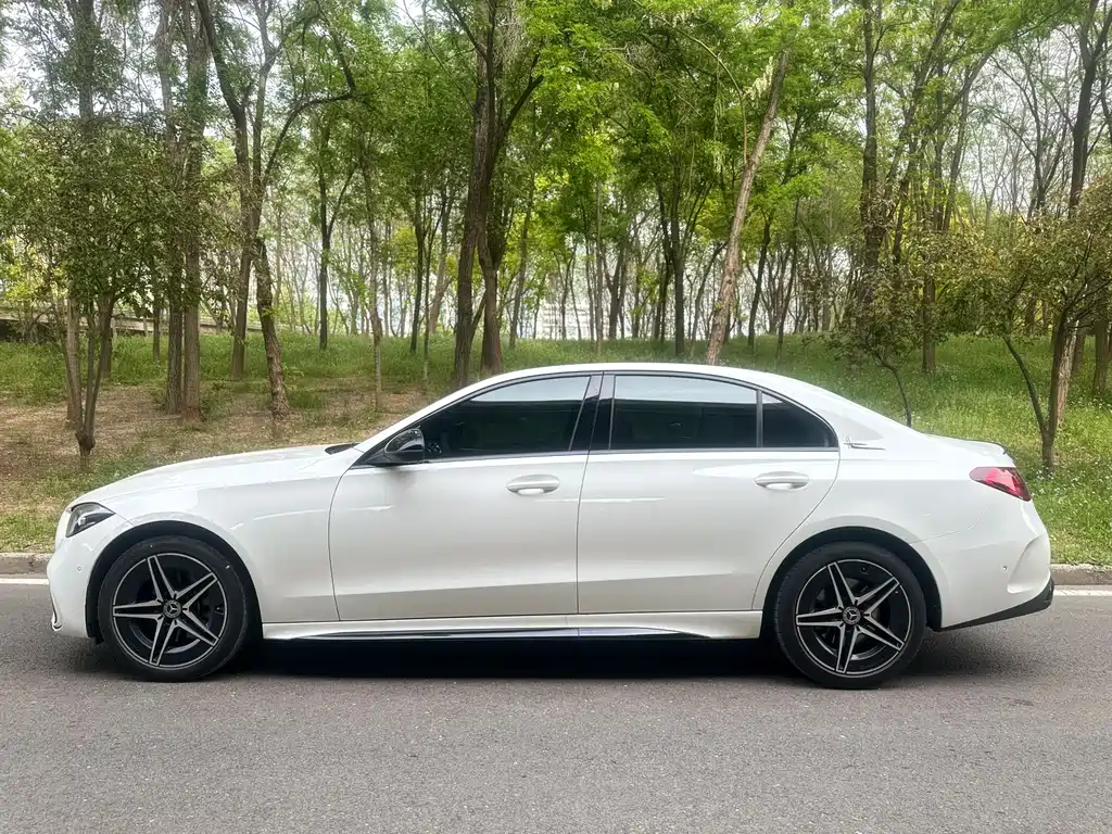 Mercedes-Benz C-Class 2023