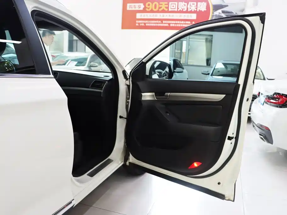 BAIC Shenbao X65 2015 — фото 19