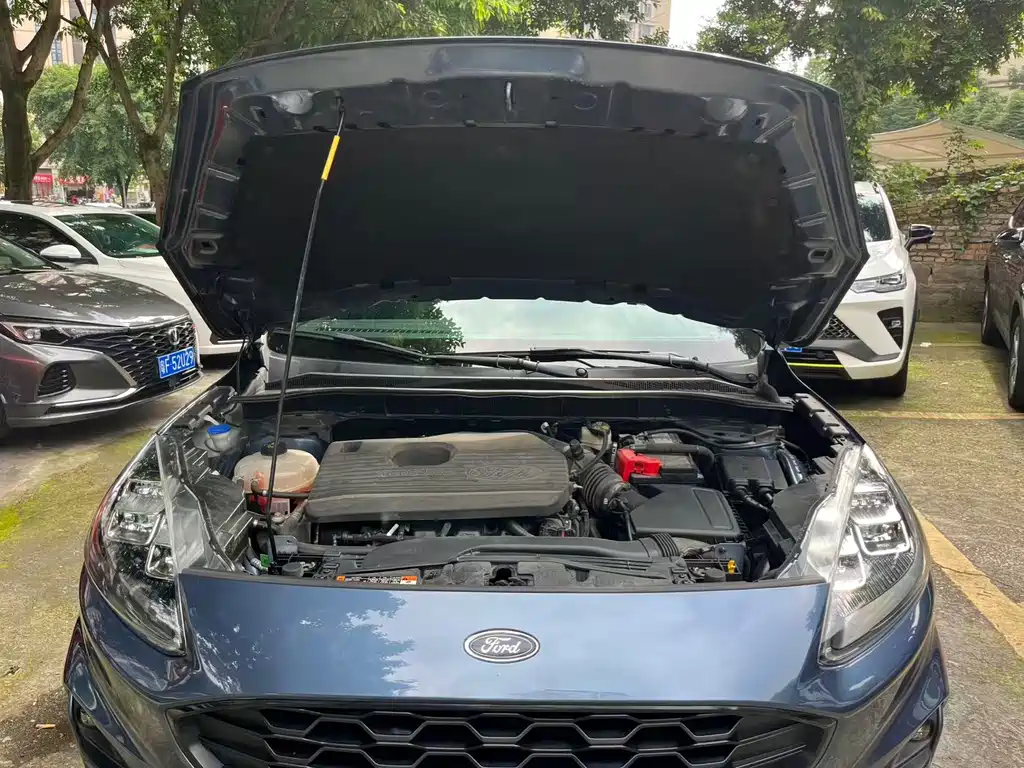 Ford Escape 2020 — фото 14