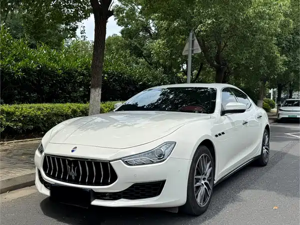 Maserati Ghibli 2021