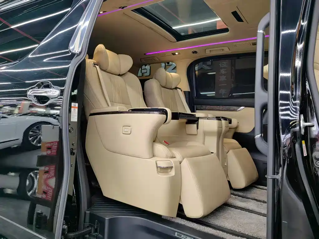 Toyota Alphard 2019 — фото 13
