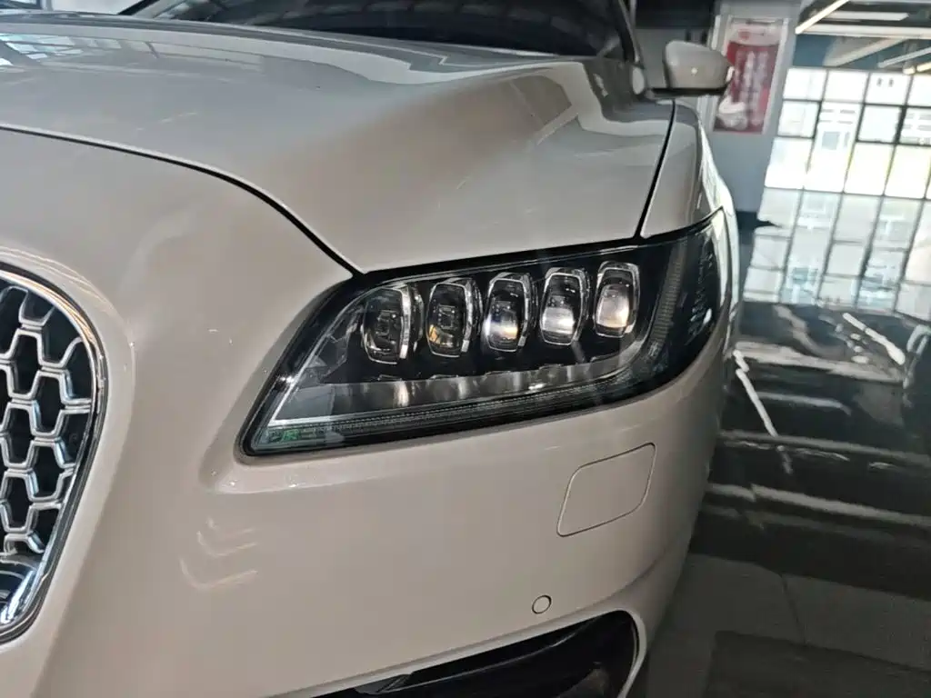 Lincoln Continental 2021 — фото 24
