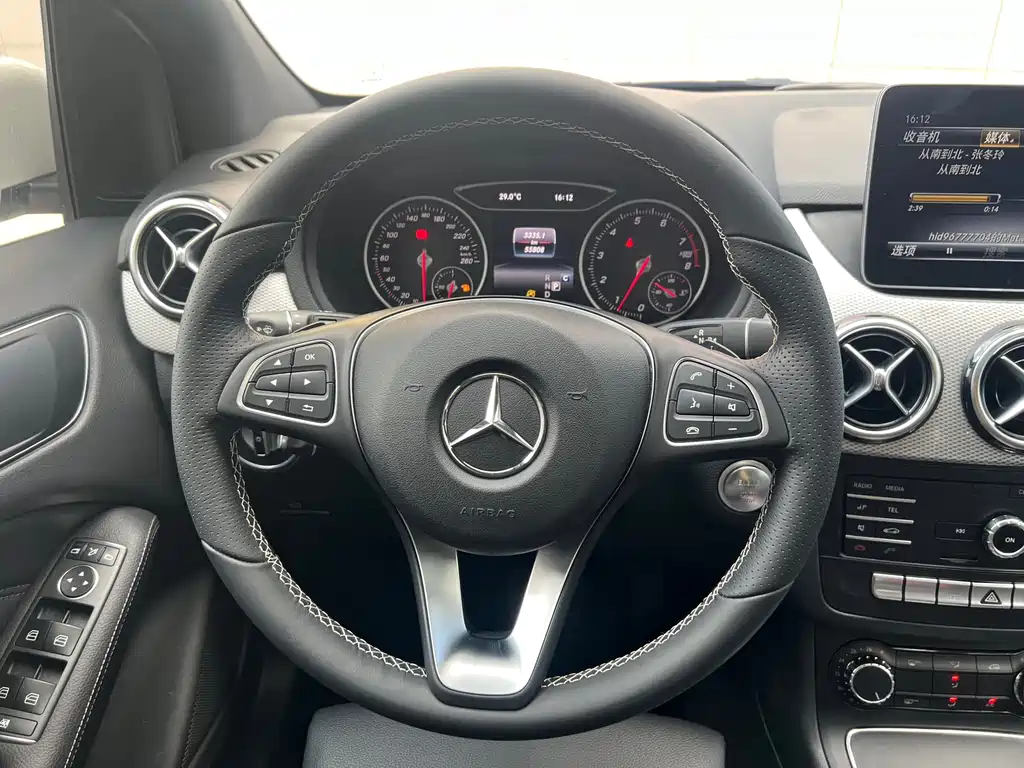 Mercedes-Benz B-Class 2018 — фото 15