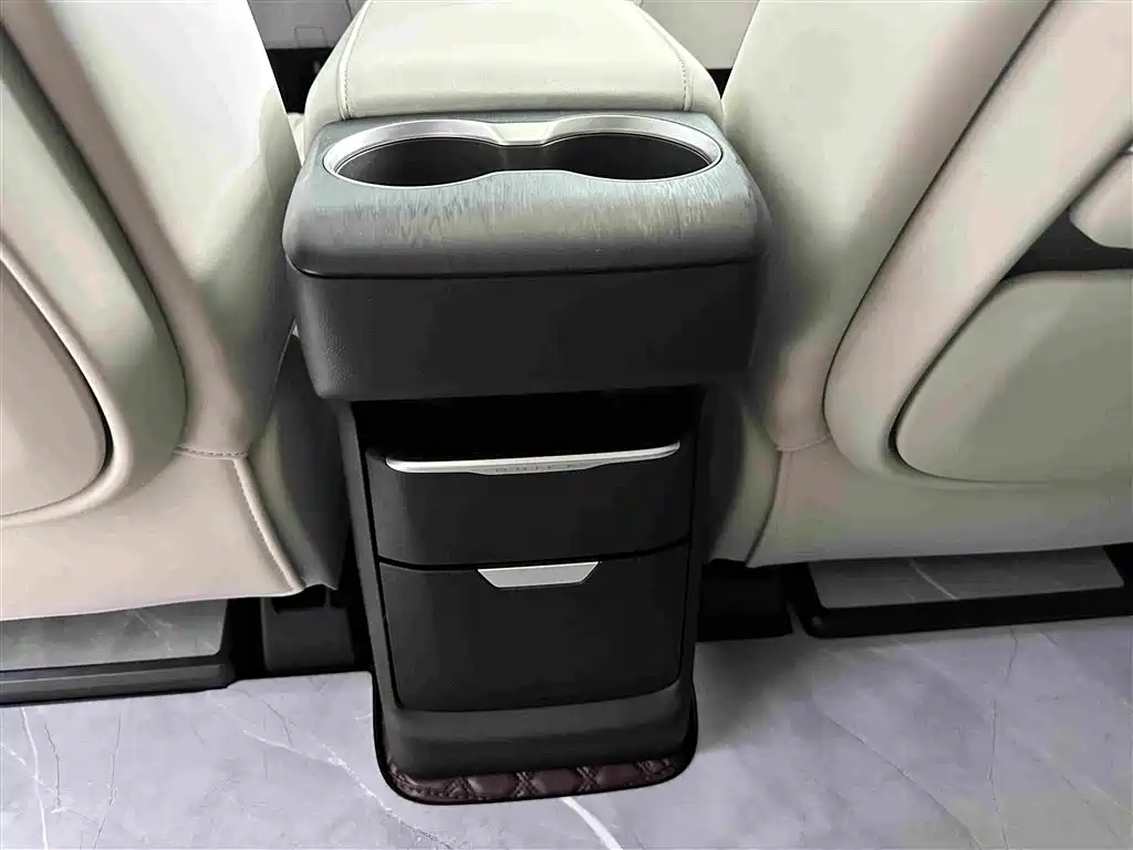 Buick GL8 New Energy 2025 — фото 23