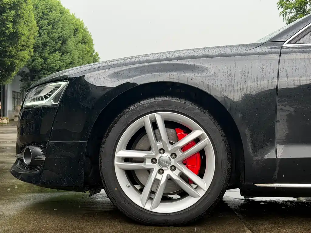 Audi A8 2011