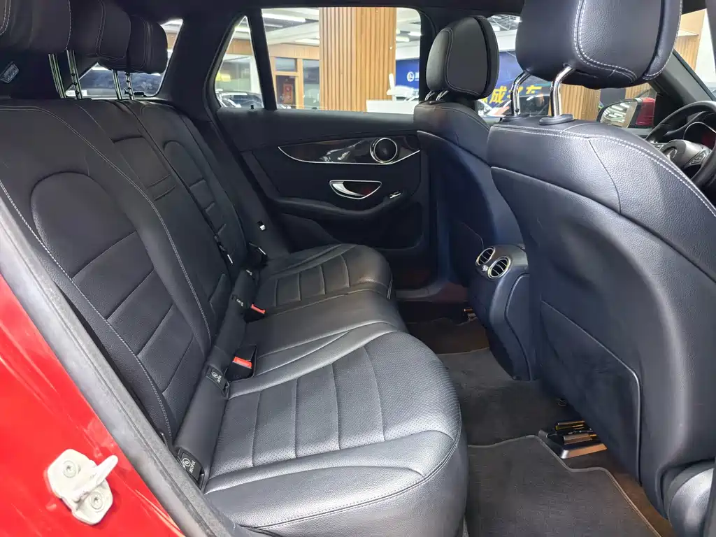 Mercedes-Benz GLC 2016 — фото 15