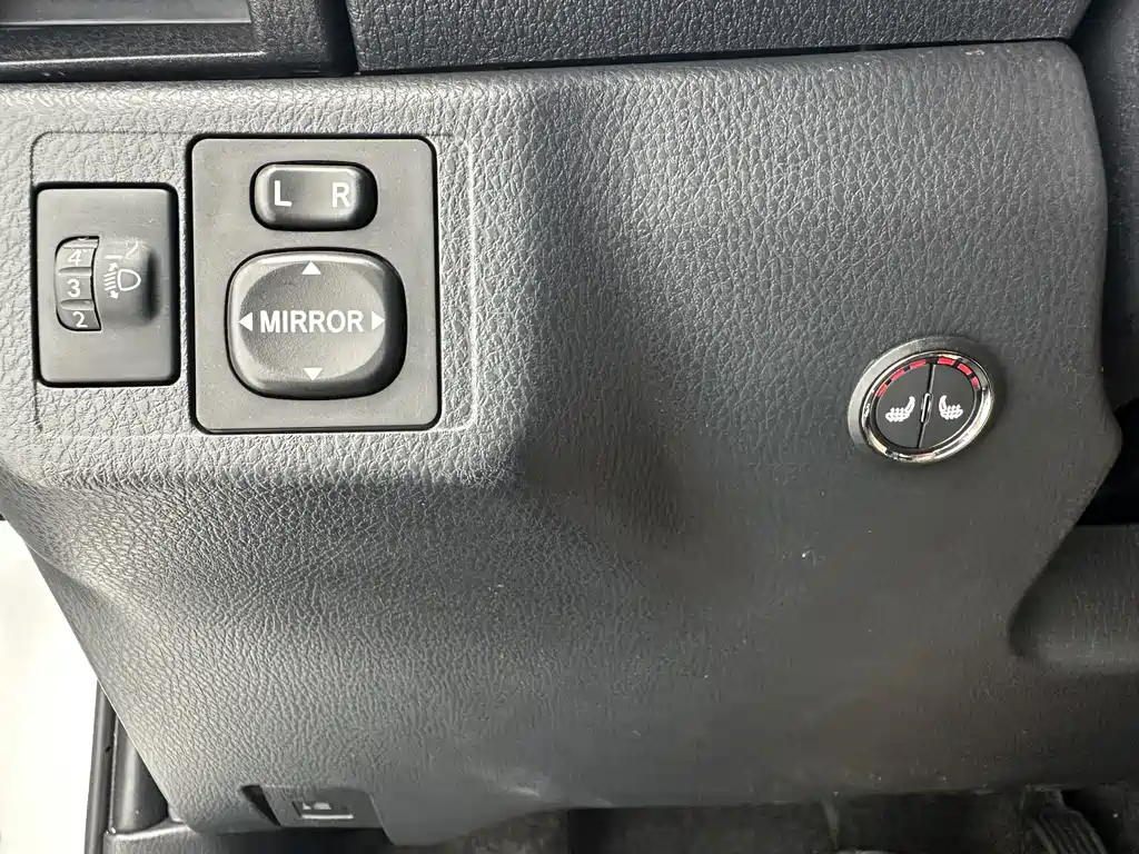 Toyota Yaris L 2023 — фото 13