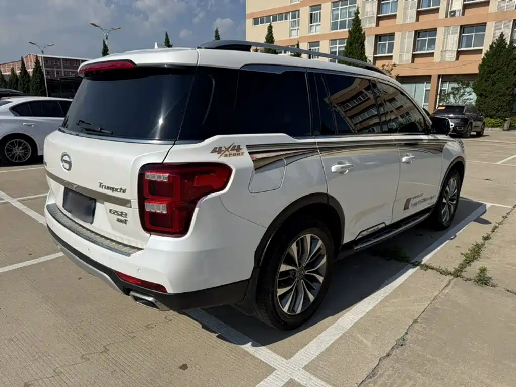 GAC Motor Trumpchi GS8 2017 — фото 10