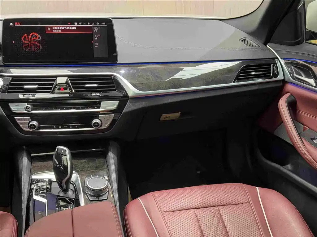 BMW 5 Series 2022 — фото 11