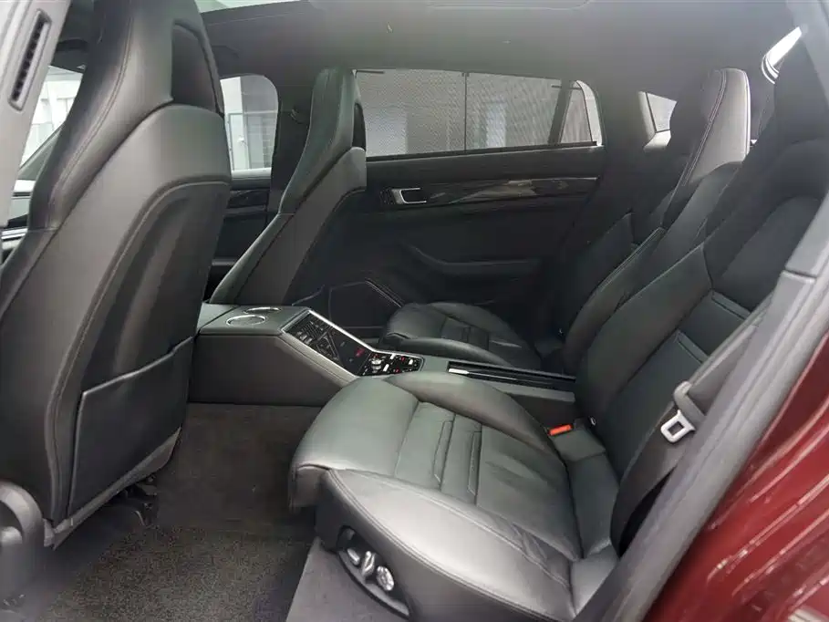 Porsche Panamera 2018 — фото 11