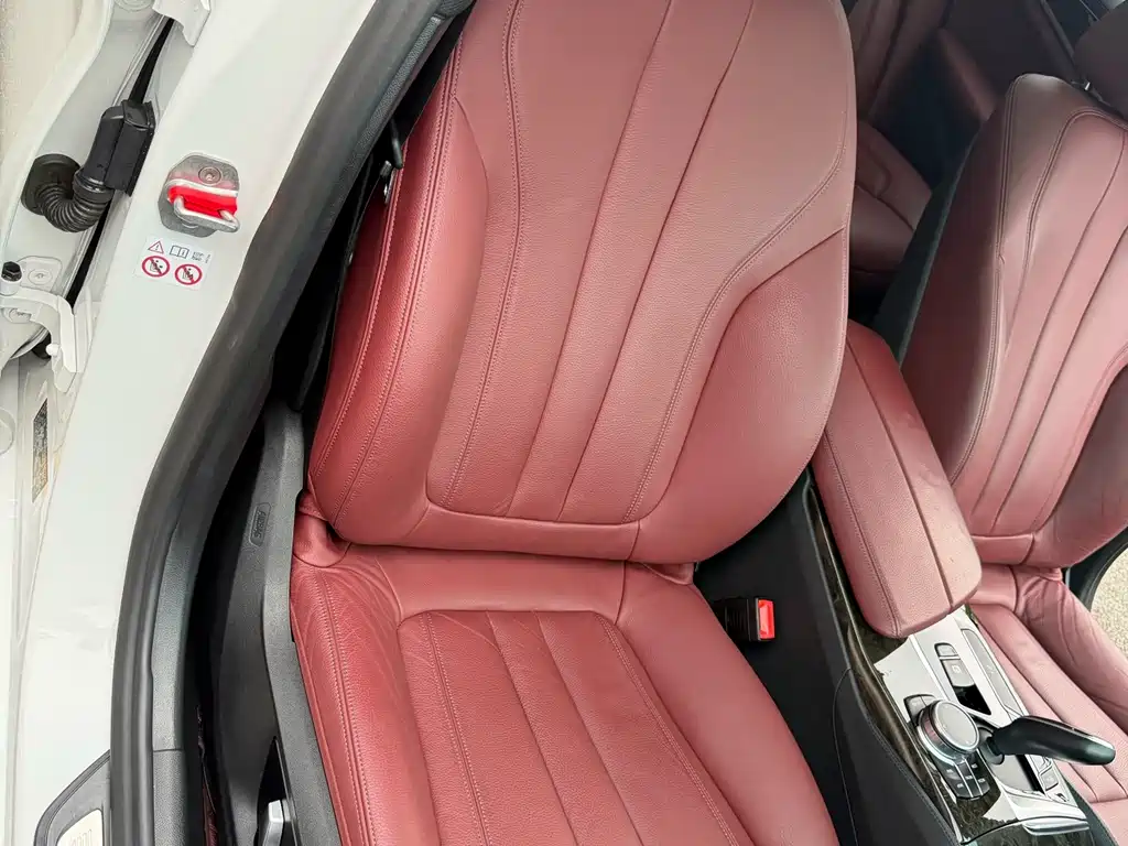 BMW 5 Series 2020 — фото 14
