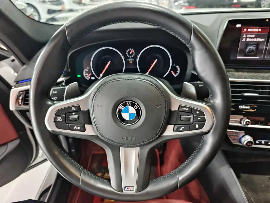 BMW 5 Series 2020 — фото 10