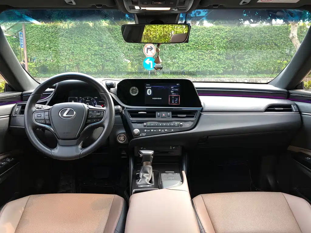 Lexus ES 2022 — фото 10