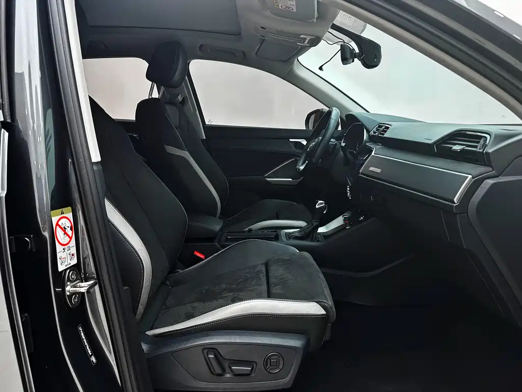 Audi Q3 2023 — фото 17
