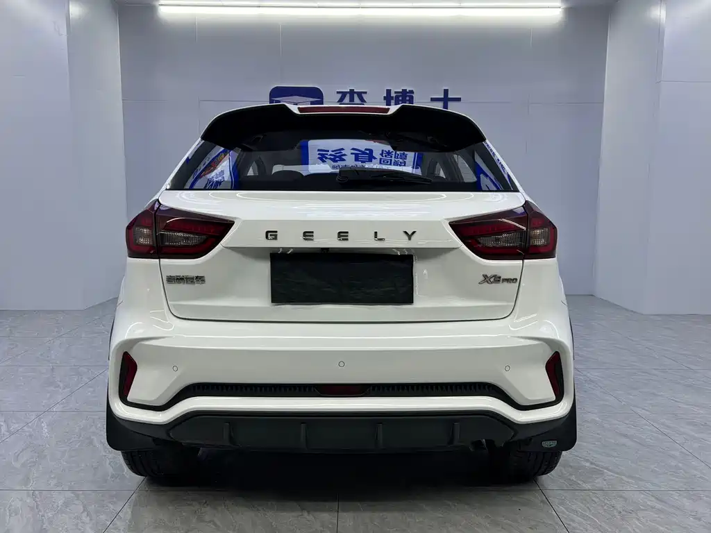 Geely Vision X3 2022 — фото 19