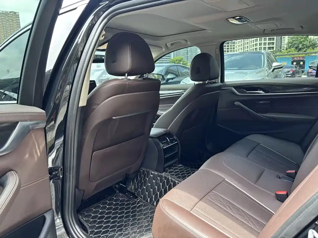 BMW 5 Series 2022