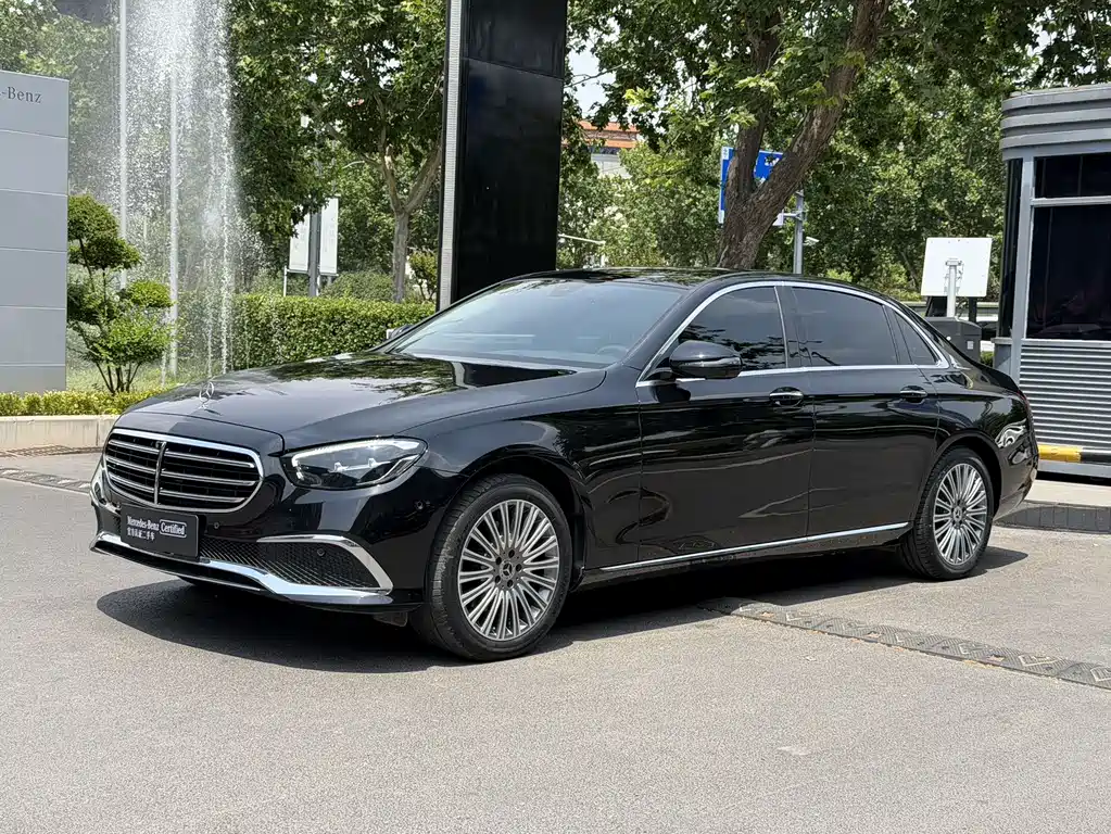 Mercedes-Benz E-Class 2022 — фото 1