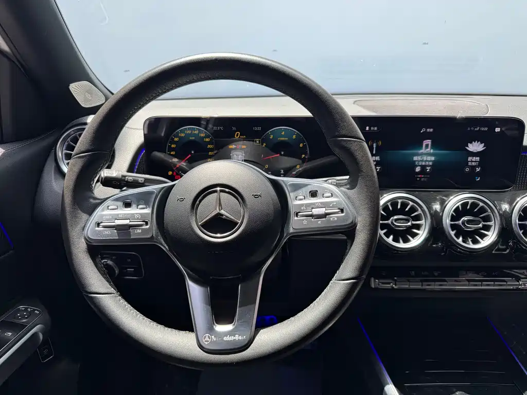 Mercedes-Benz GLB 2021 — фото 14