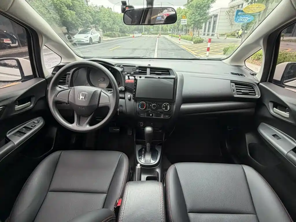 Honda Fit 2016 — фото 11