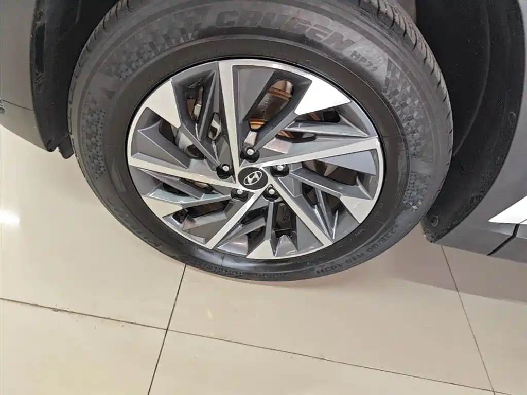Hyundai Tucson 2023 — фото 23