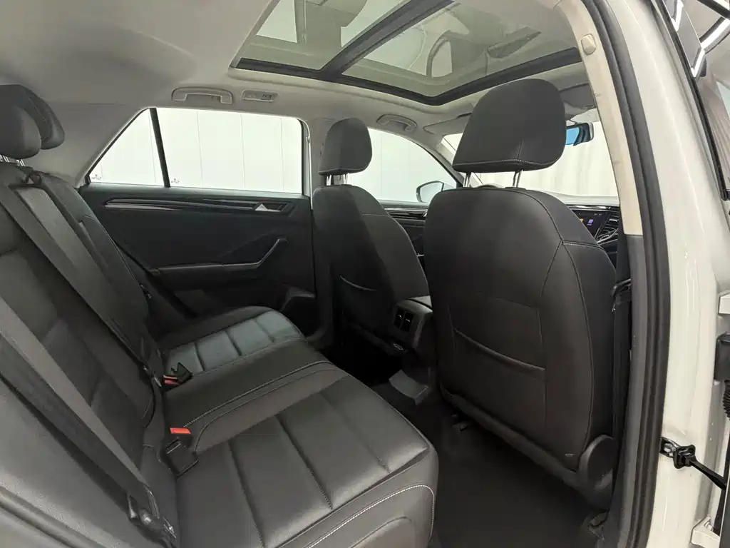 Volkswagen T-Roc 2022 — фото 16