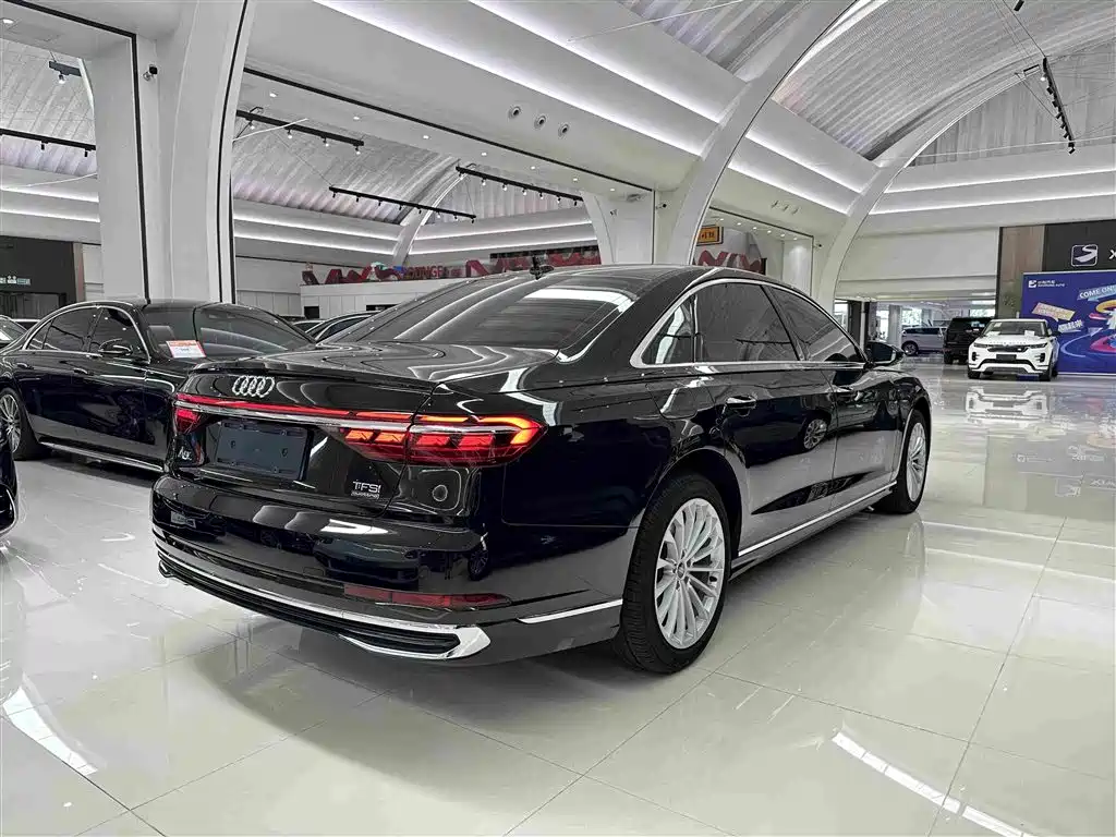 Audi A8 2023