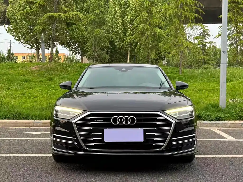 Audi A8 2021 — фото 2