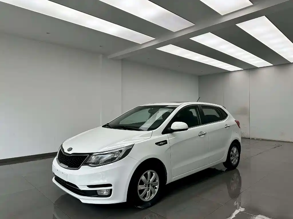 Kia K2 2015 — фото 1