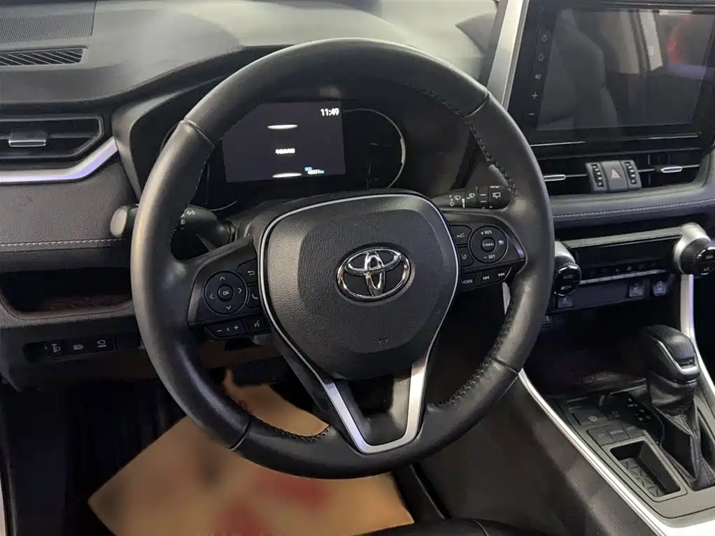 Toyota RAV4 2019 — фото 4