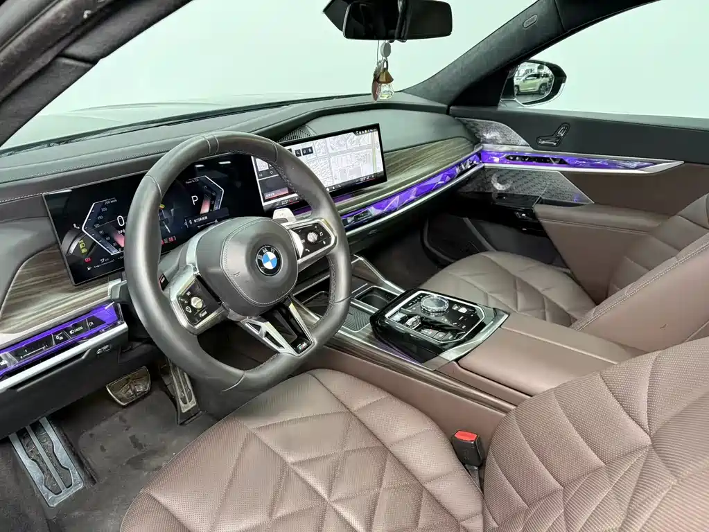 BMW 7 Series 2025 — фото 9