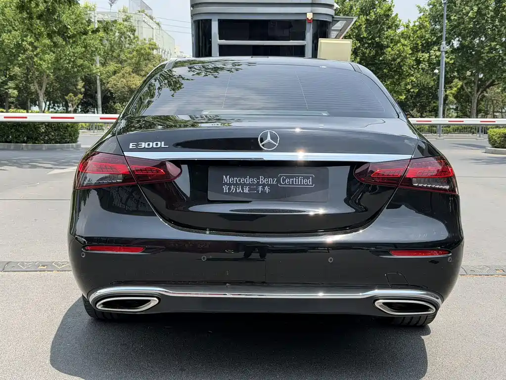 Mercedes-Benz E-Class 2022 — фото 8