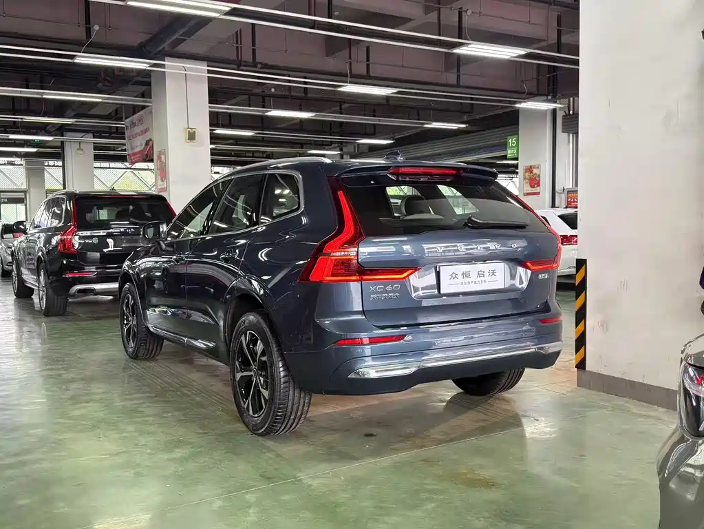 Volvo XC60 2025 — фото 17