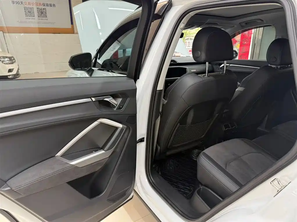 Audi Q3 2023 — фото 18