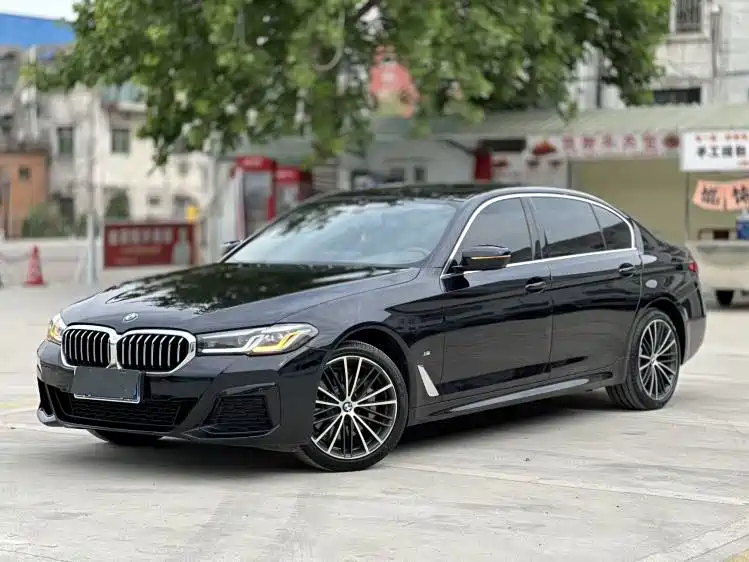 BMW 5 Series 2023 — фото 1