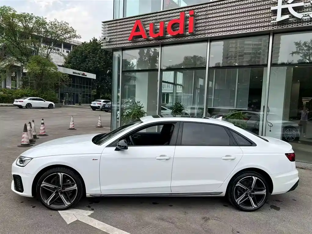 Audi A4L 2024 — фото 11