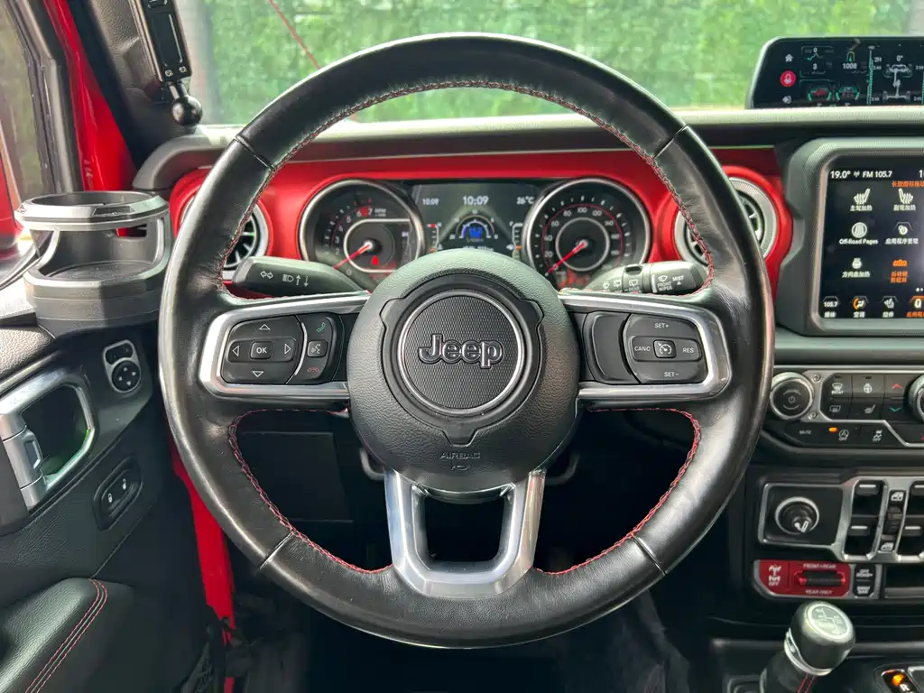 Jeep Wrangler 2021 — фото 18